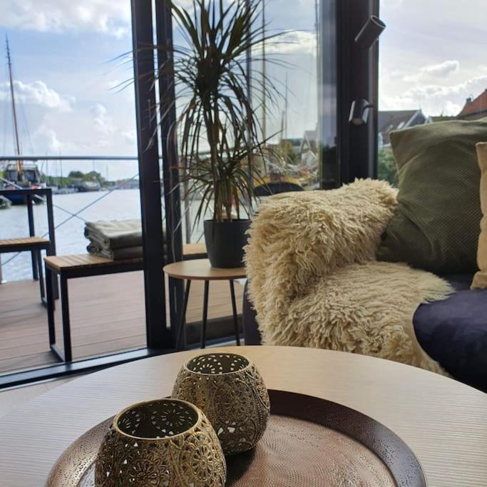 Modern, Brand New Houseboat Near Amsterdam Hotel Monnickendam Exterior photo